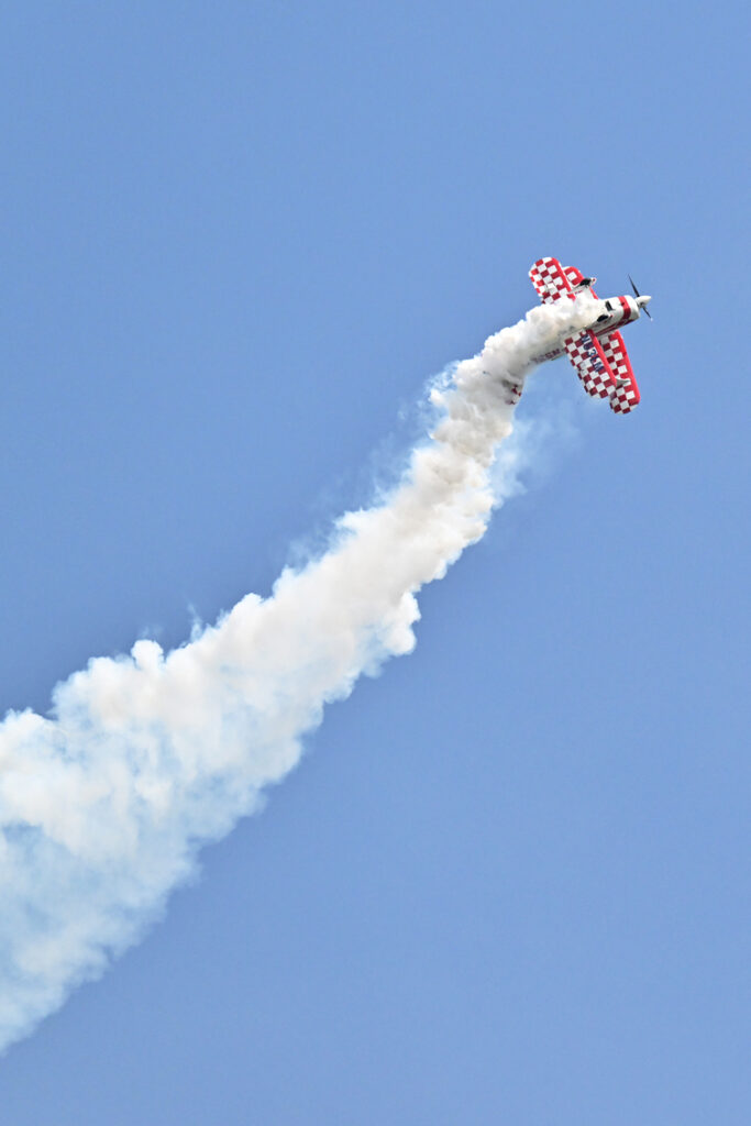 Flugplatzfest auf dem Dümpel 2025 - Solo Display Jan N53LM @ Helmut Gries