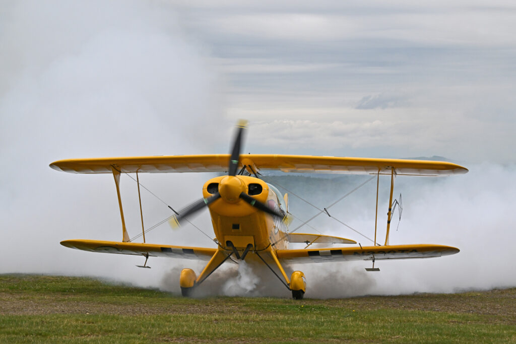 Flugplatzfest auf dem Dümpel 2025 - Wiebke N220TA © Helmut Gries